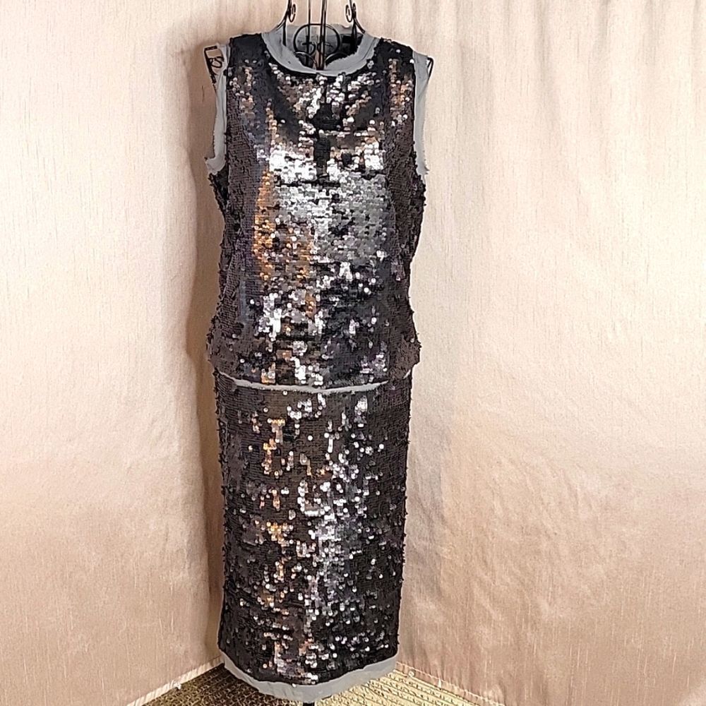 WHO WHAT WEAR 2 PC Black Sequined‎ Skirt and Blouse Set Small